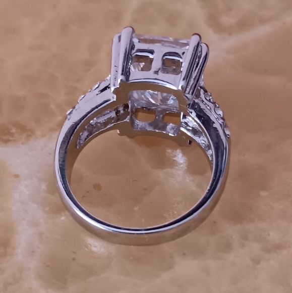 Silver Tone Rhinestone Ring - Picture 3 of 7